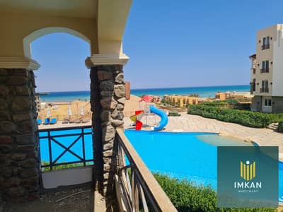 Chalet for sale, 3 bedrooms, prime location, ready for viewing, installment plan available, in Blue Blue Ain Sokhna village next to Mountain View - Bl