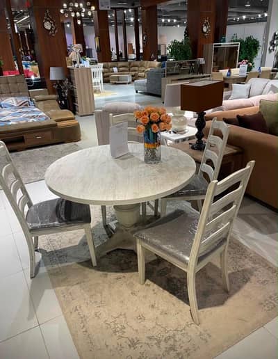 Table with 4 chairs for 18000