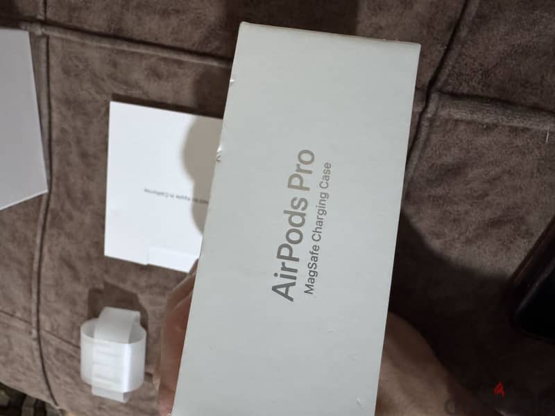 AirPods pro like new 1