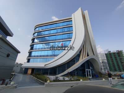 Distinguish an administrative office for sale, immediate receipt, ground with a private entrance, 40% in advance, and the rest is facilitated