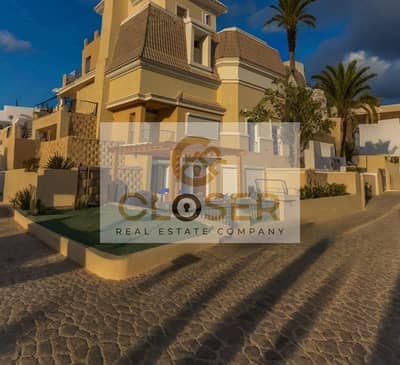 Corner townhouse, 239 m, for sale in Sarai on the Suez Road with a 54% discount and installments over 12 years.