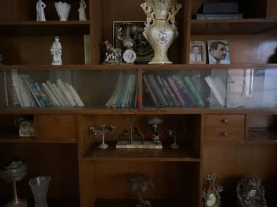 مكتبه