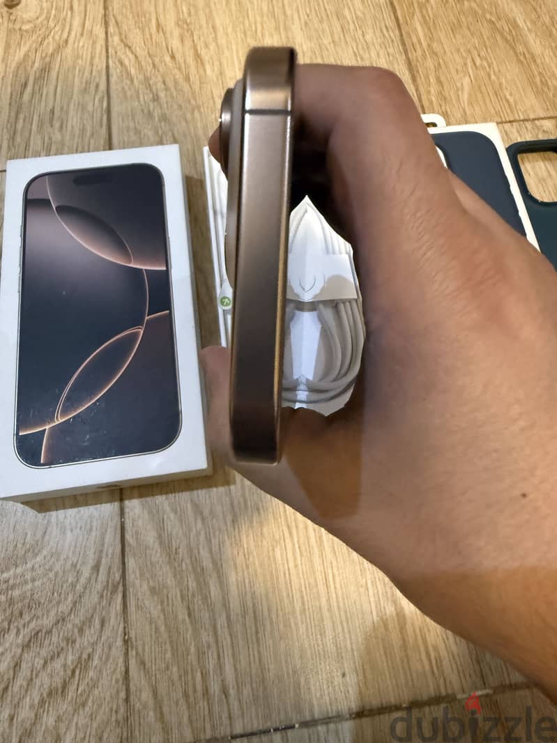 Apple - iPhone 16 Pro - 256GB 4