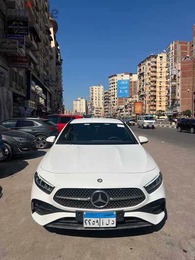 Mercedes-Benz A200 2023