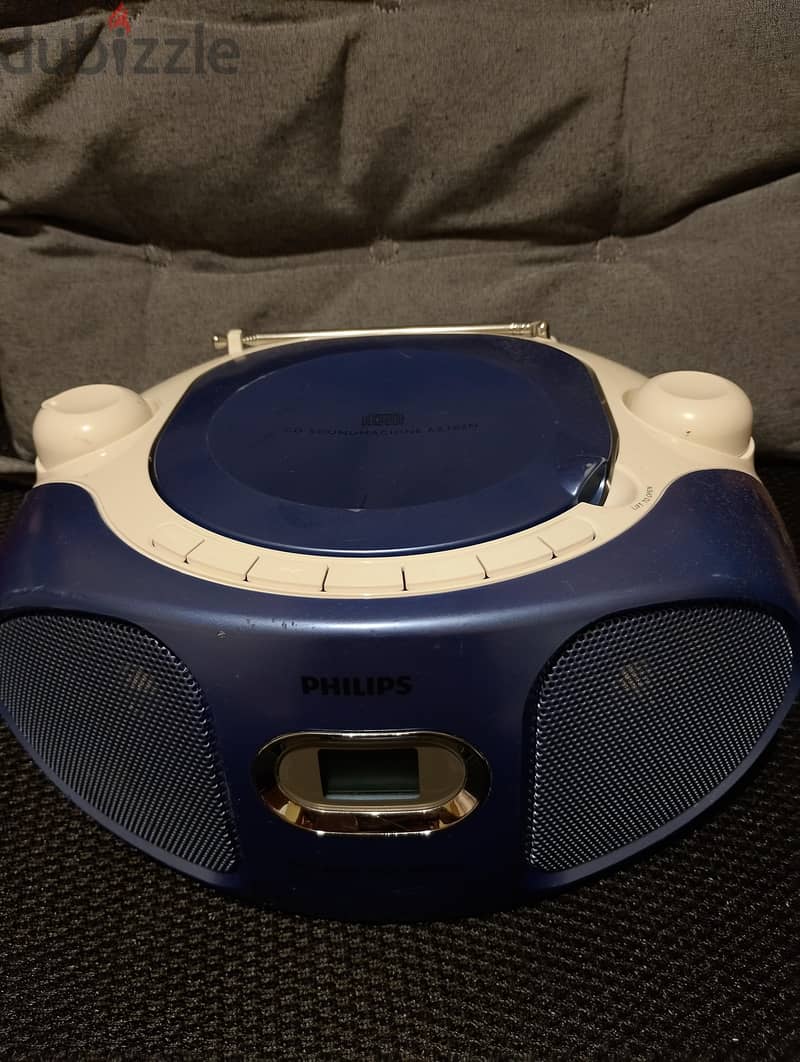 radio , CD player audio and aux 1