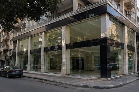 محل للبيع بجراج خاص - موقع مميز في سابا باشا