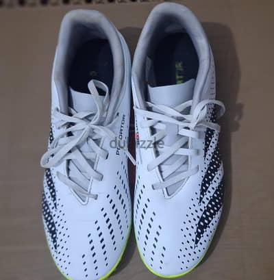 جزمة كورة Adidas Predator أصلية