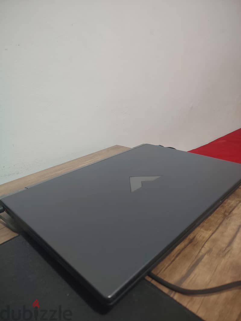 HP Victus 1