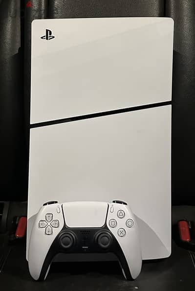 PlayStation 5 Slim CD edition used like new