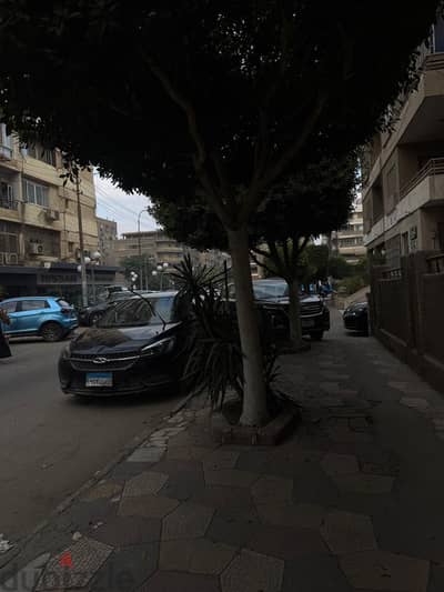 شقة للبيع في مصر الجديدة– تشطيب جديد وموقع مميز جداً