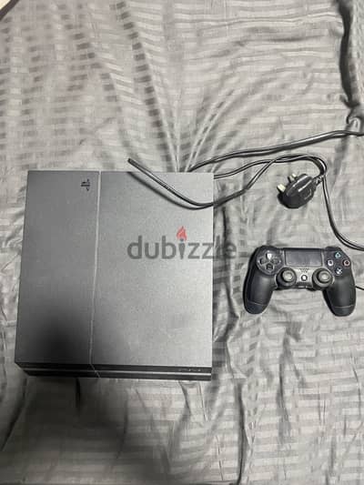 Ps4 with controller used in good condition