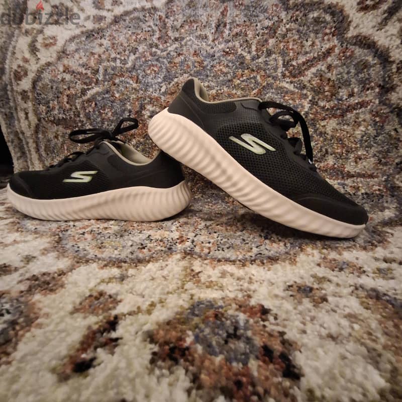 Original Skechers GO RUN NOW 4
