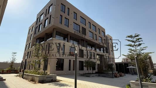 مبني مستقل بعائد استثمار للبيع  في ديستريكت 5 من مراكز القاهره الجديده District 5 by Marakez New Cairo
