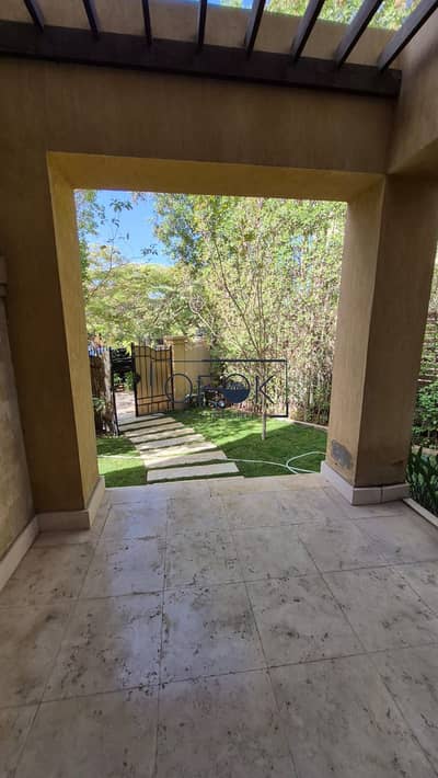 فرصة  (Stand Alone) فيلا  للبيع في كمبوند جاردينيا سبرنجز (Gardenia Springs) تشطيب راقٍ وموقع مميز تطل على البحيرة