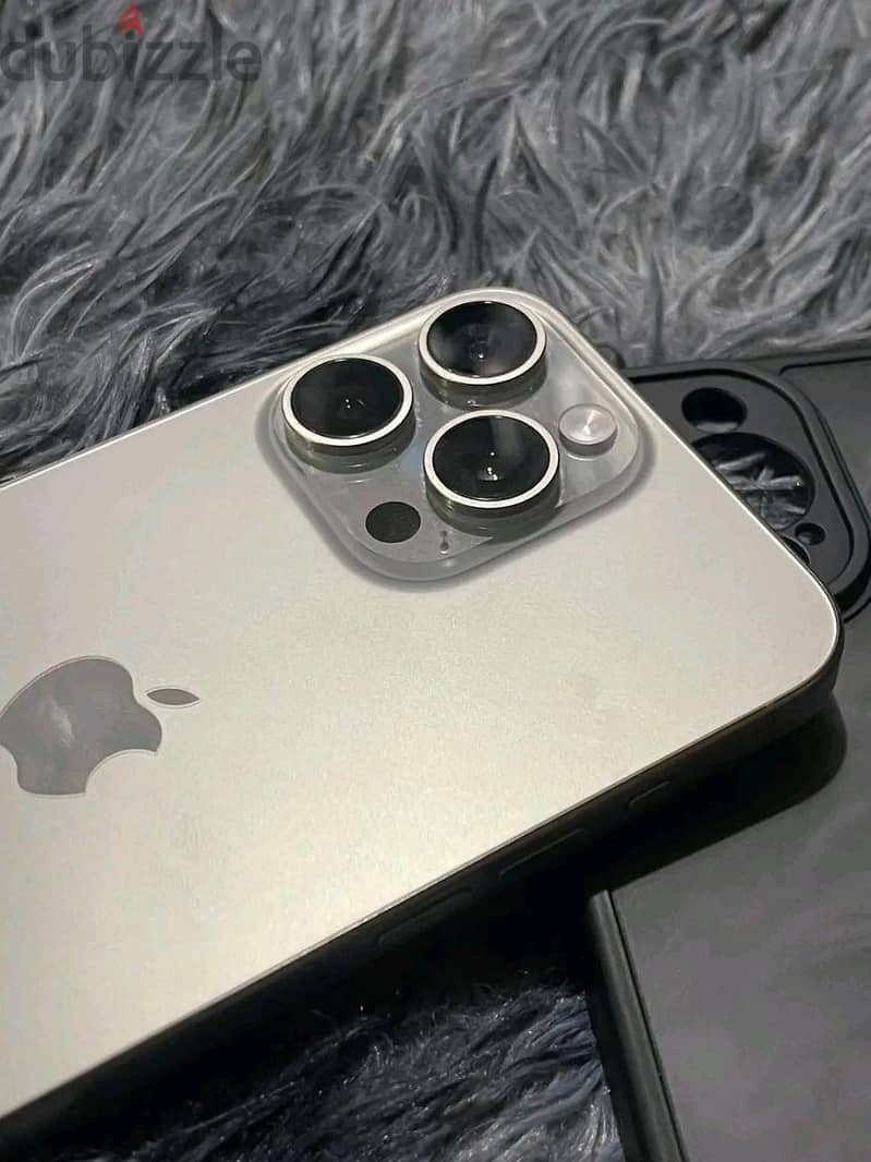 Apple - iPhone 15 Pro Max 3