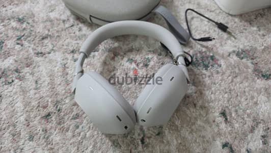 سماعة سوني WH-1000XMS6 زيور في كرتونتها مع كل حاجتها SONY