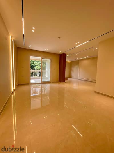 Apartment for sale in Madinaty with ultra super lux finishing, 182 square meters, 3 rooms, 3 bathrooms, and 3 reception areas. A very excellent opportunity with wide garden view directly in front of the open-air mall. Viewing at any time, asking 11.5 million. A very excellent opportunity for contact: 01017251574
