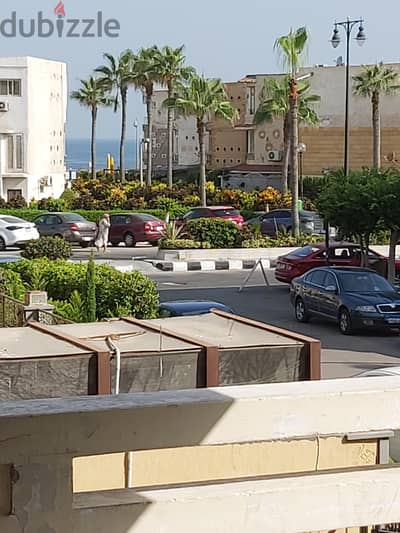 من المالك شقة ٣ غرف ترى البحر للإيجار بالمعمورة الشاطئ
