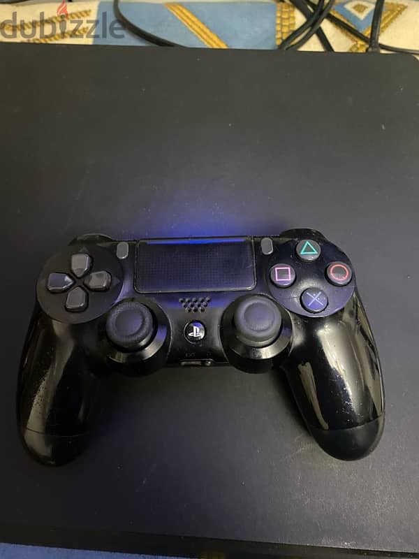 PlayStation 4 slim 500gb 1controller 1