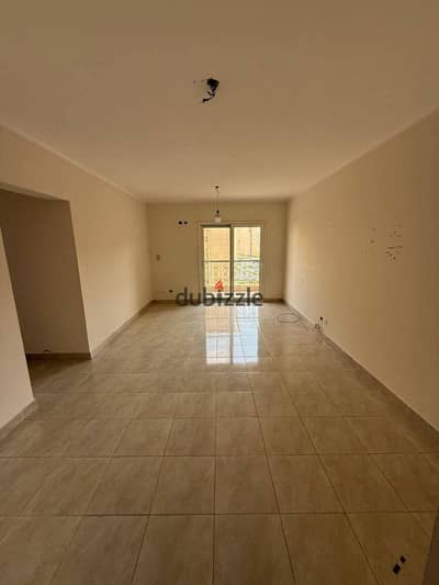 Distinct apartment for rent 3 bedrooms and 3 bathrooms next to the Eastern Market, Phase Seven