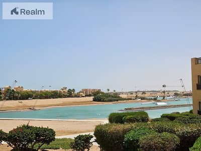 Ground floor lagoon view Furnished with Nanny's room