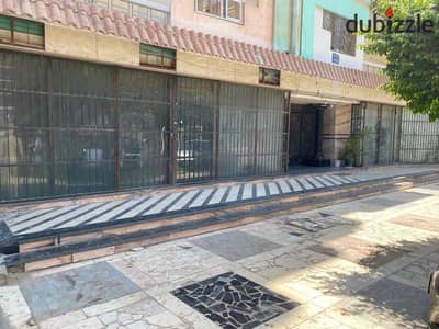 معرض للبيع  500م أرضي + مخزن 500م بمدخل مستقل | واجهة 18 متر | الحي الثام
