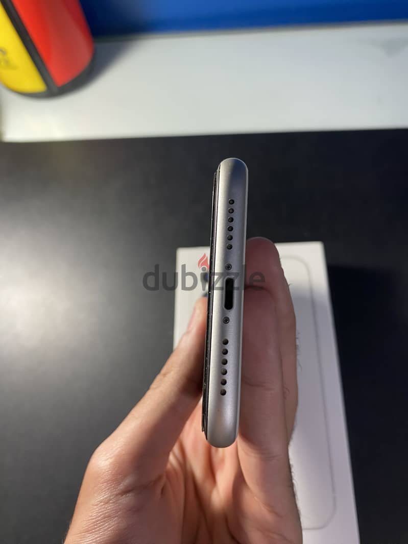 Apple - iPhone 11 4