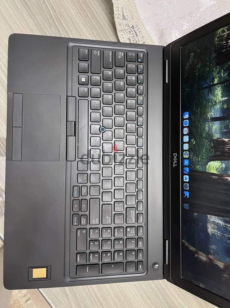 Dell Latitude 5590 2