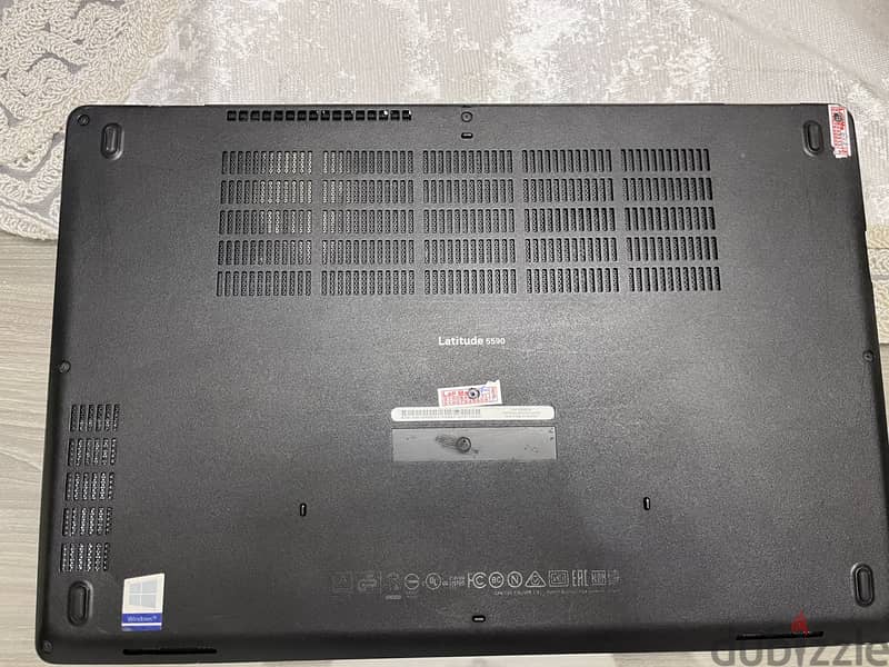 Dell Latitude 5590 4