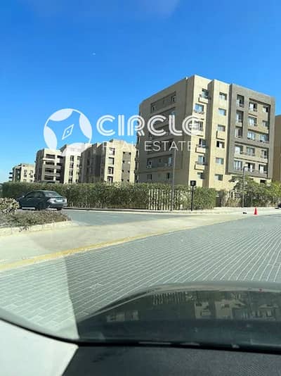 شقة فاخرة للبيع بتشطيب كامل في كمبوند ذا سكوير (The Square) مساحة 210 م² | 3 غرف نوم | 3 حمامات | بالتكييفات والمطبخ | إطلالة رائعة على اللاندسكيب!