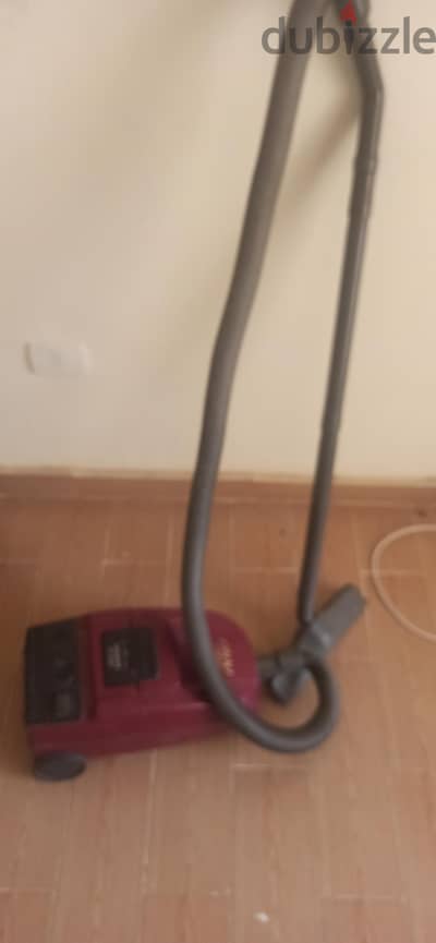 مكنسة كهربائية 2200ووات