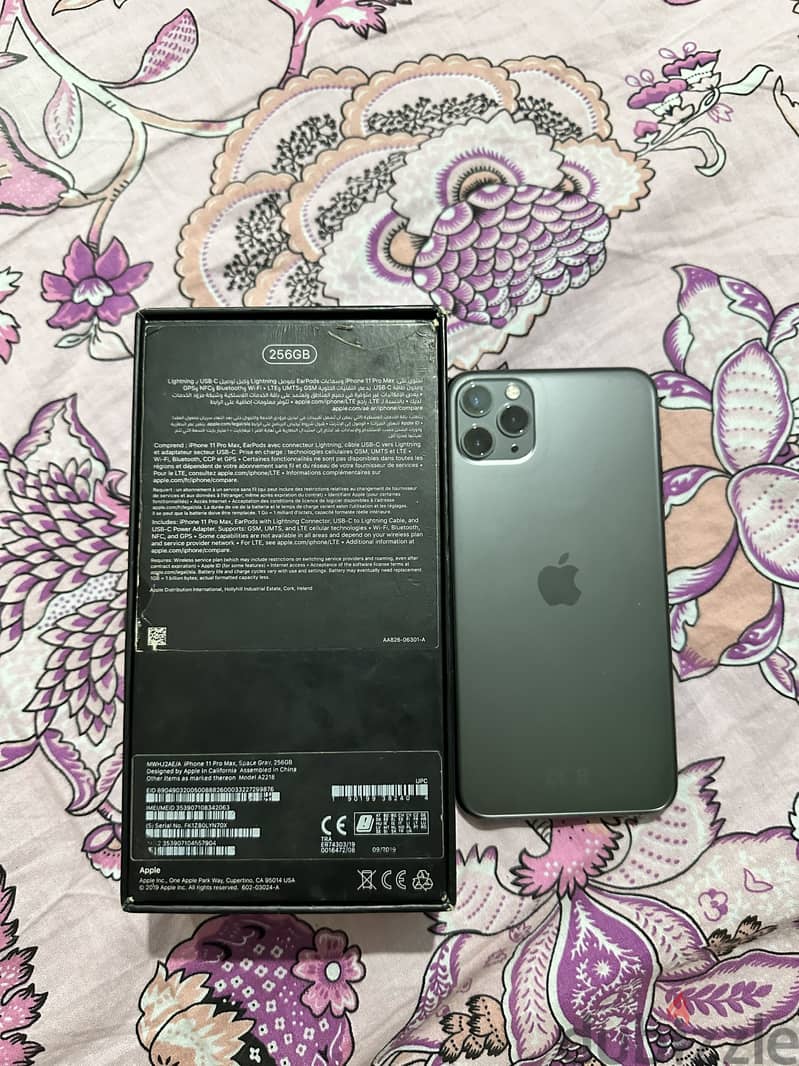Apple - iPhone 11 Pro Max - 256G B100% 3