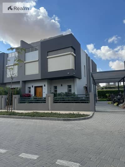 Ready to Move and Longest Installments Townhouse | Prime Landscape Views | in the Heart of Sheikh Zayed