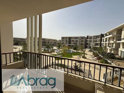 For Rent: 192 sqm apartment in Pyramid Hills Compound. Features 3 bedrooms, a kitchen, and air conditioning; finished to a high standard (super-lux).