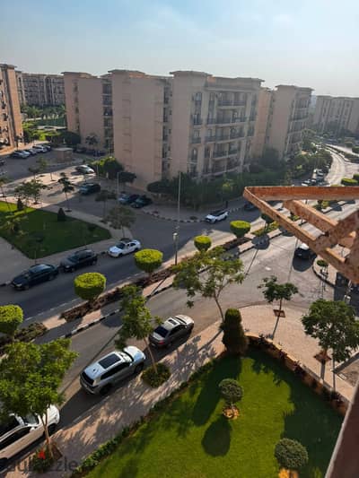 162m apartment for sale in Al-Rehab next to the Eastern Market  3 bedrooms and 3 bathrooms   including a master room    Talaat Mostafa    view of the street and square - north  fifth floor   very clean finishing by the company   very close to the Eastern Market  the building has 2 elevators and is ready