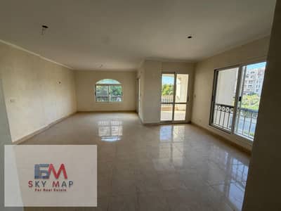Cash sale apartment in Madinaty Model 300 in b1 with an area of 175 m repeated floor view street and garden direction of the northern east distinctive site next to services