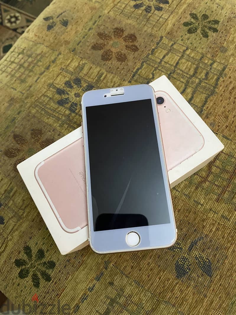 Apple - iPhone 7 4