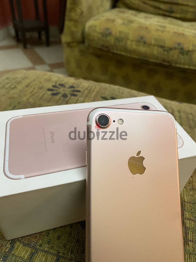 Apple - iPhone 7 5