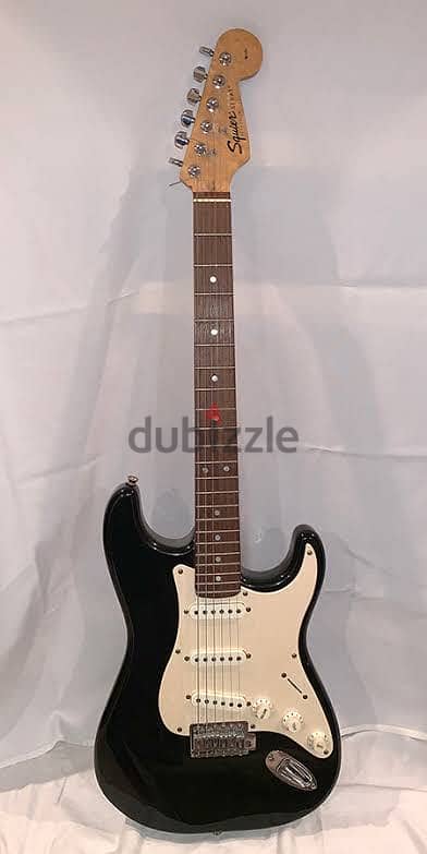 Sqoe electric guitar black and white