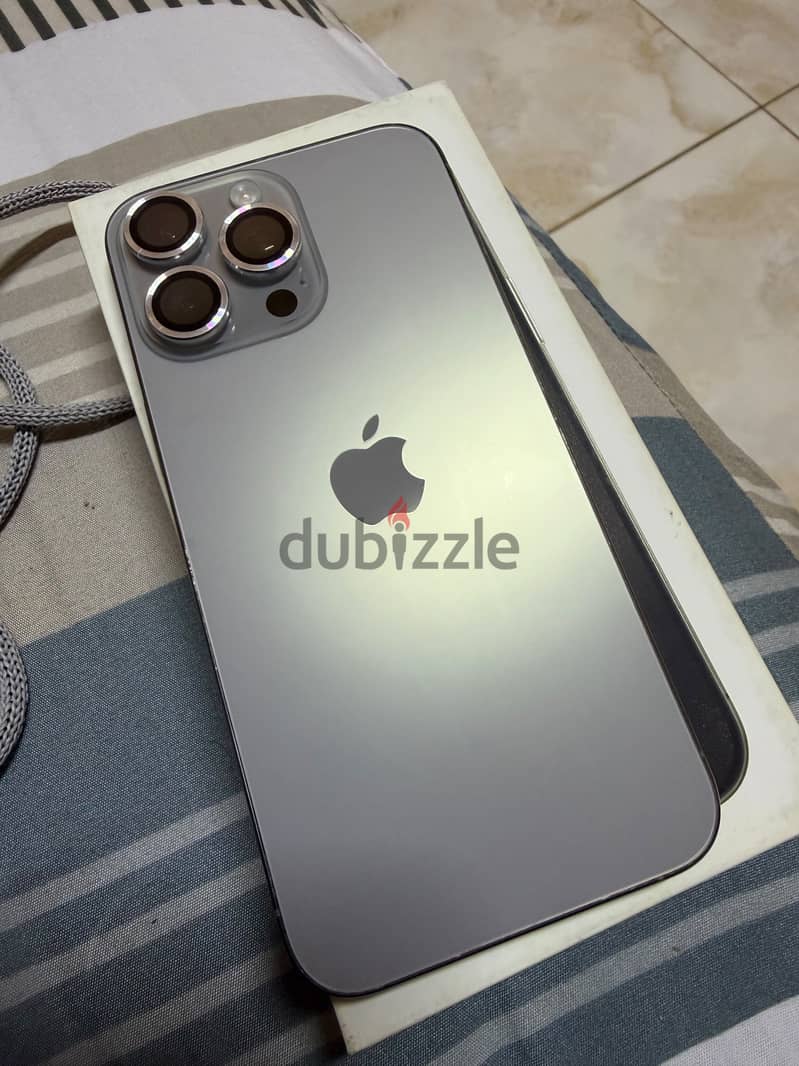 Apple - iPhone 15 Pro Max 3