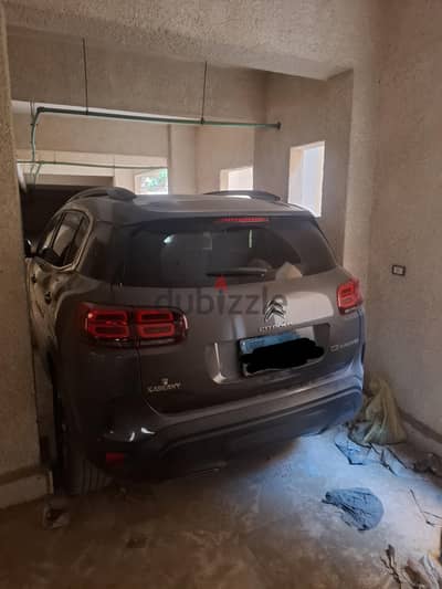 C5 aircross 2022 for rent
