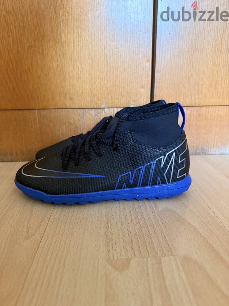 Nike boots ( Kids ) 1