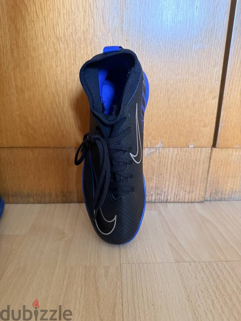 Nike boots ( Kids ) 2