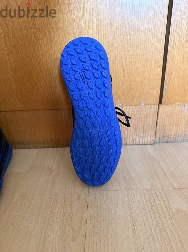 Nike boots ( Kids ) 4