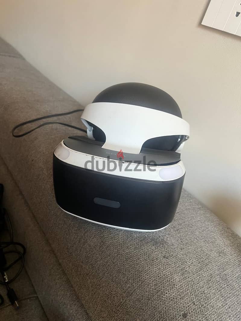 Ps 4 VR with camera and all accessories 3