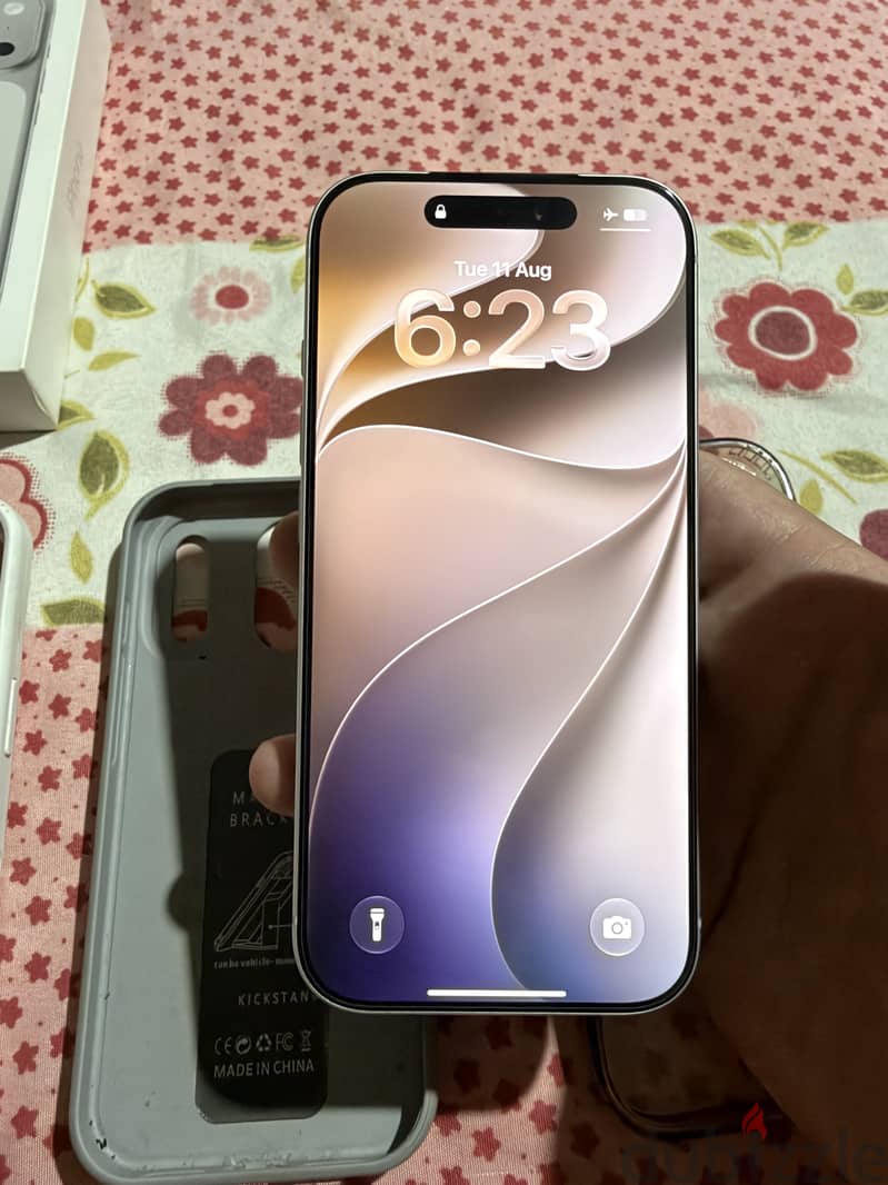 iPhone 17 Pro - Like New (100% Battery) 4