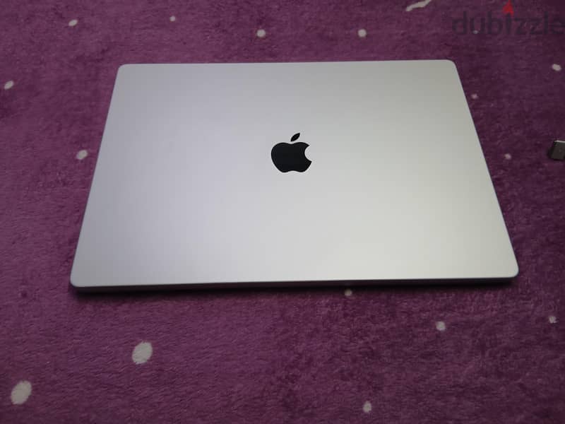 MacBook Pro M1 Pro 32ram 16 inch 9