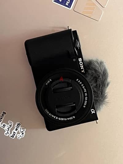 Sony ZV E10 mark 1  + basic lens