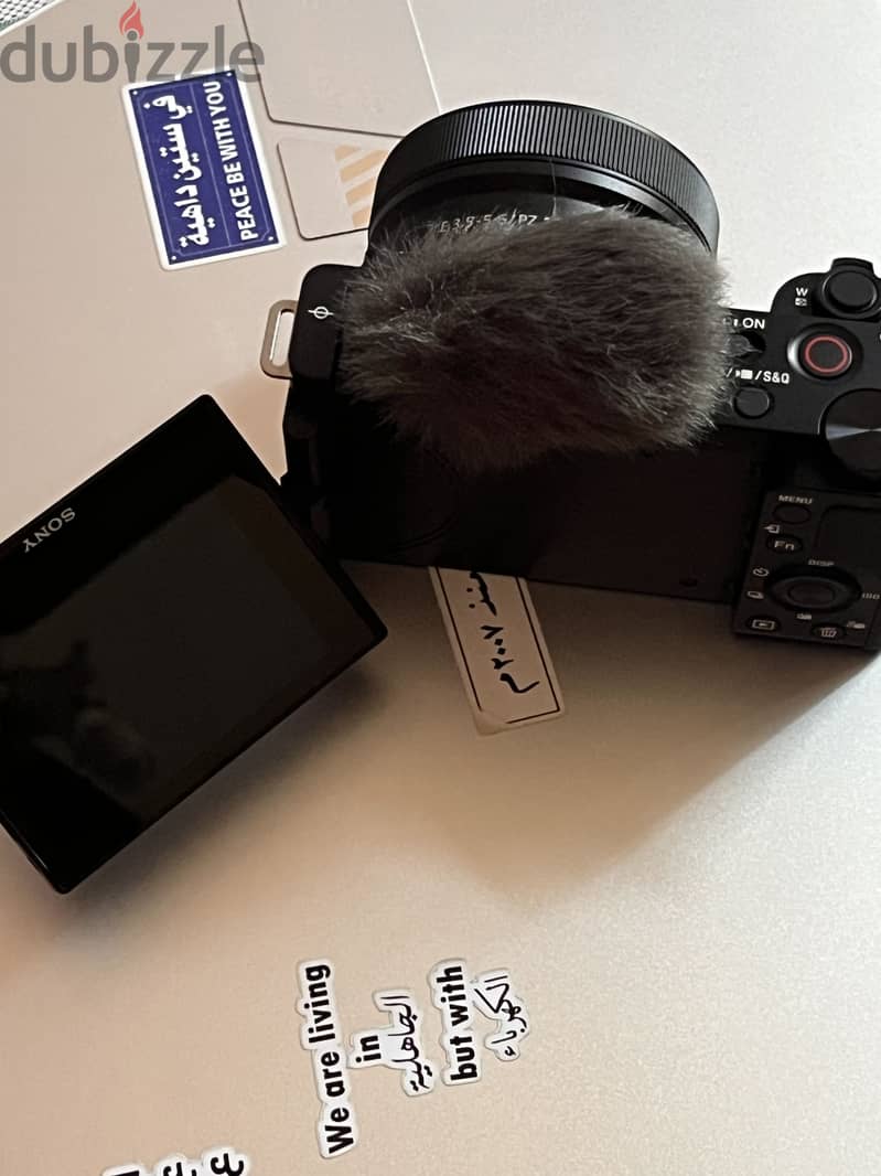 Sony ZV E10 mark 1  + basic lens 1