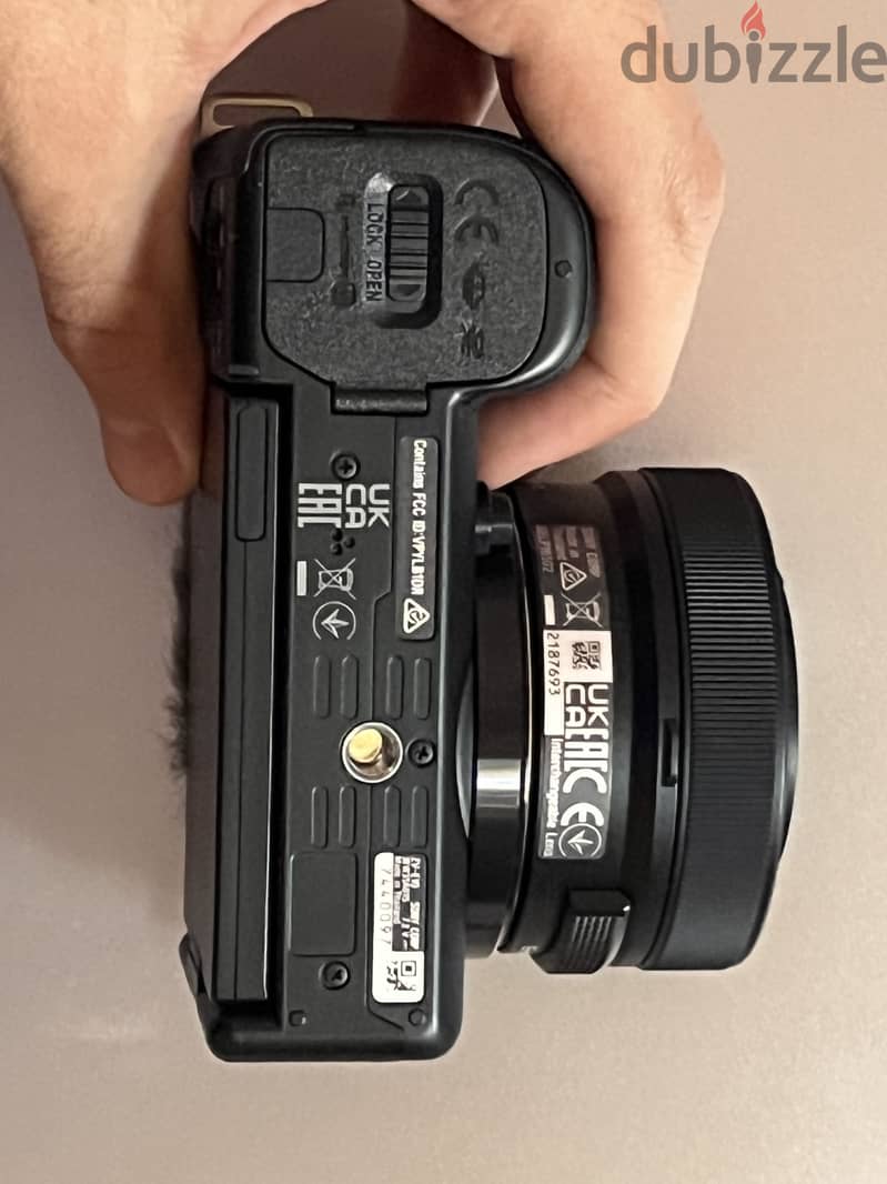 Sony ZV E10 mark 1  + basic lens 3